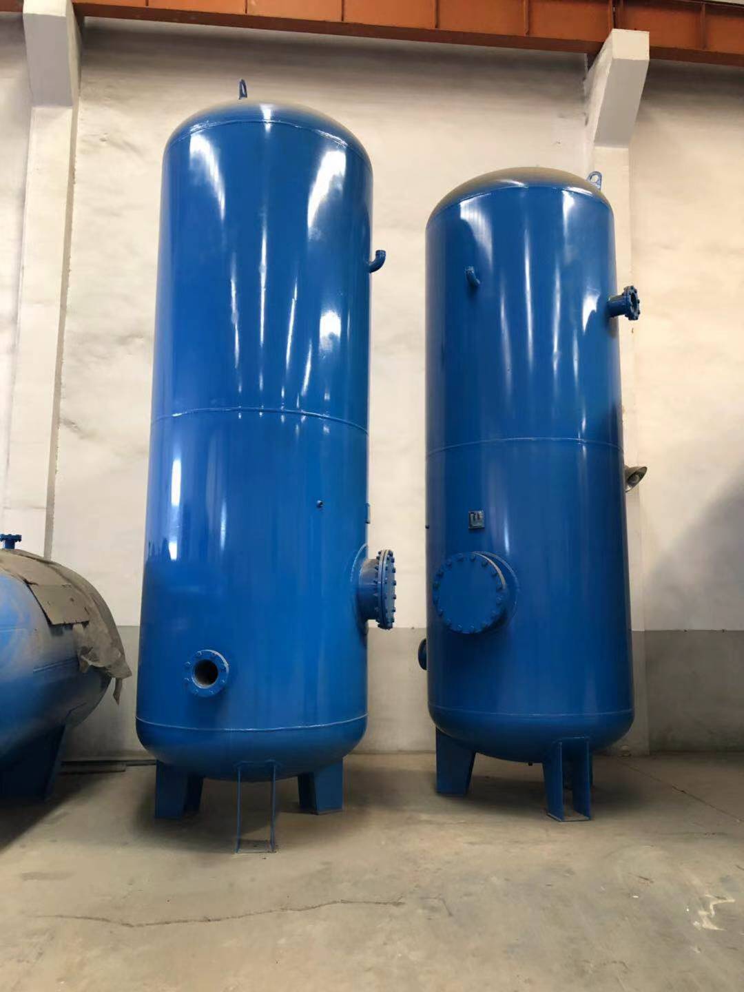 <strong>空壓機(jī)，儲氣罐，噴砂機(jī)</strong>